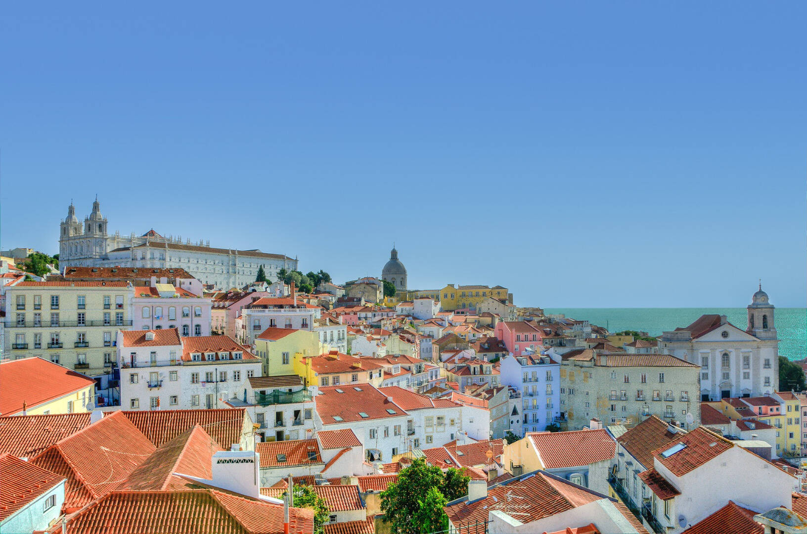 PORTUGAL – blauer Himmel, weiße Strände
