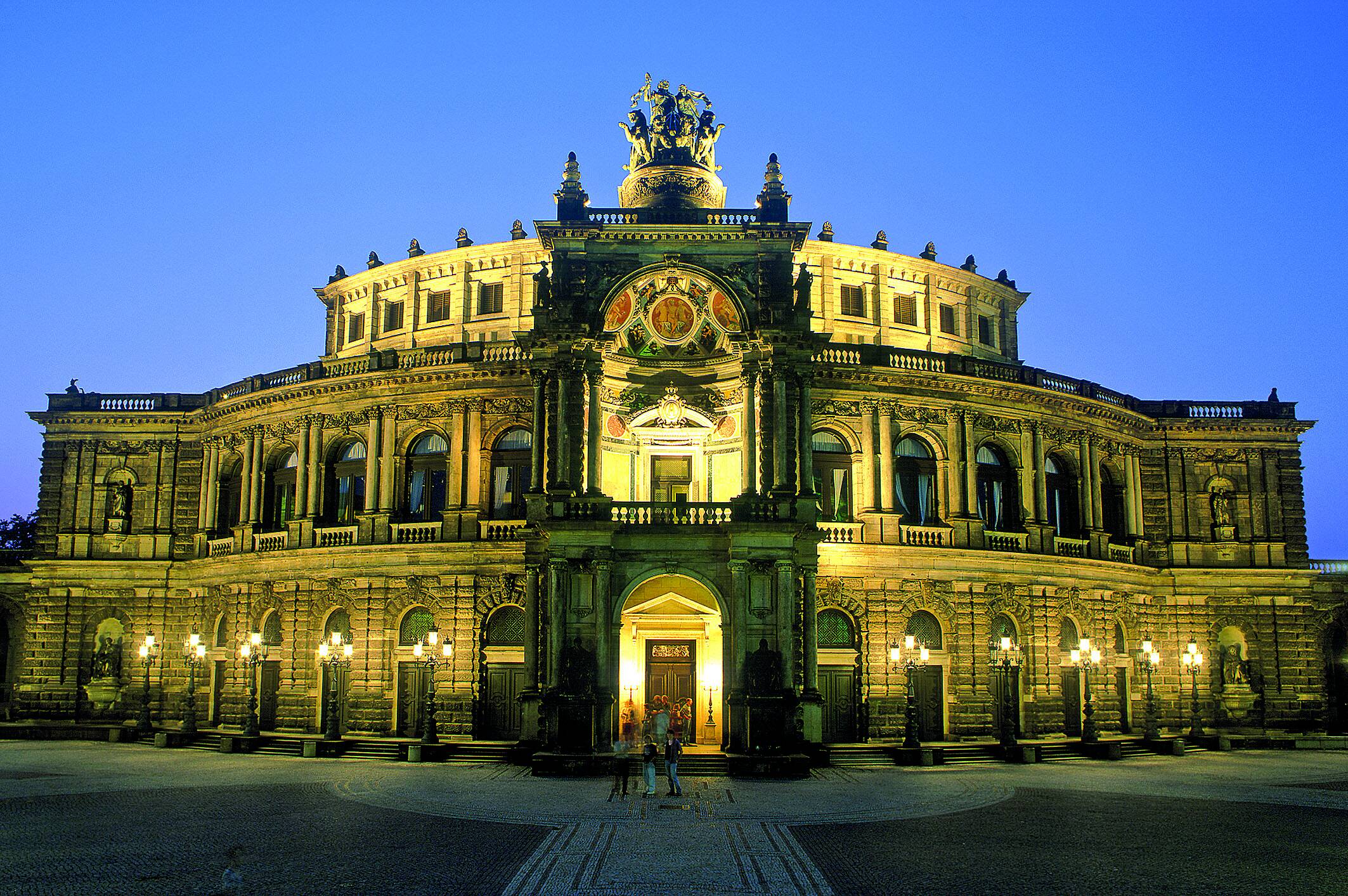 Semperoper Dresden „Die Zauberflöte“ inkl. Ramada by Wyndham Dresden - Christi Himmelfahrt