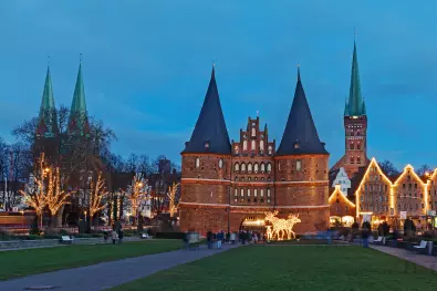 Hamburg zur Weihnachtszeit - Elbphilharmonie mit dem Weihnachtskonzert „Ein Wintermärchen“ + THE WESTIN darüber