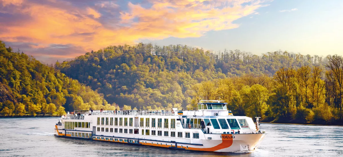 Auf 4*-Flusskreuzfahrt mit der MS Fidelio: Sehnsuchtsorte an der blauen Donau Auf 4*-Flusskreuzfahrt mit der MS Fidelio: Sehnsuchtsorte an der blauen Donau