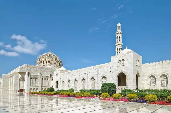 sultan-qaboos-grand-mosque-5963726_1280