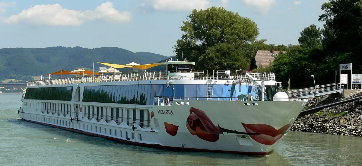 Donau St&auml;dte Panorama mit der A-ROSA BELLA