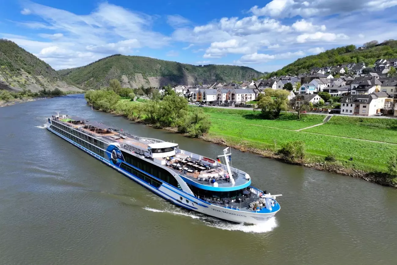 VIVA<br>CRUISES