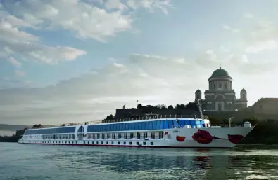 Donau Städte Panorama mit der A-ROSA FLORA 2026